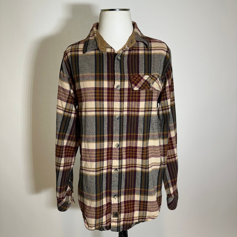Legendary Whitetails Buck Camp Flannel Shirt Mens Small Plaid Hunting Homestead